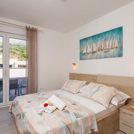Mintos Luxury Resort Подстрана Номер фото