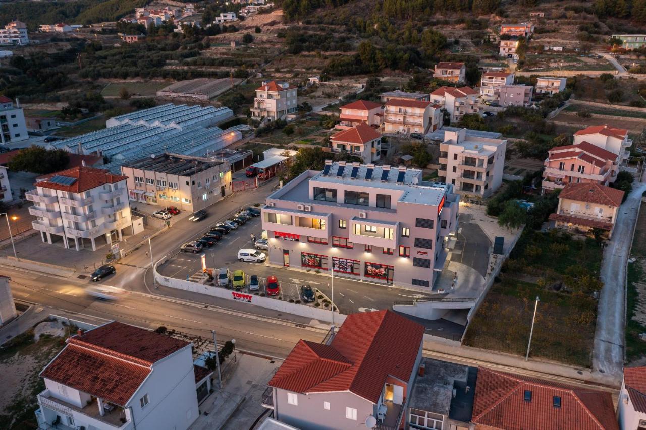 Mintos Luxury Resort Подстрана Экстерьер фото