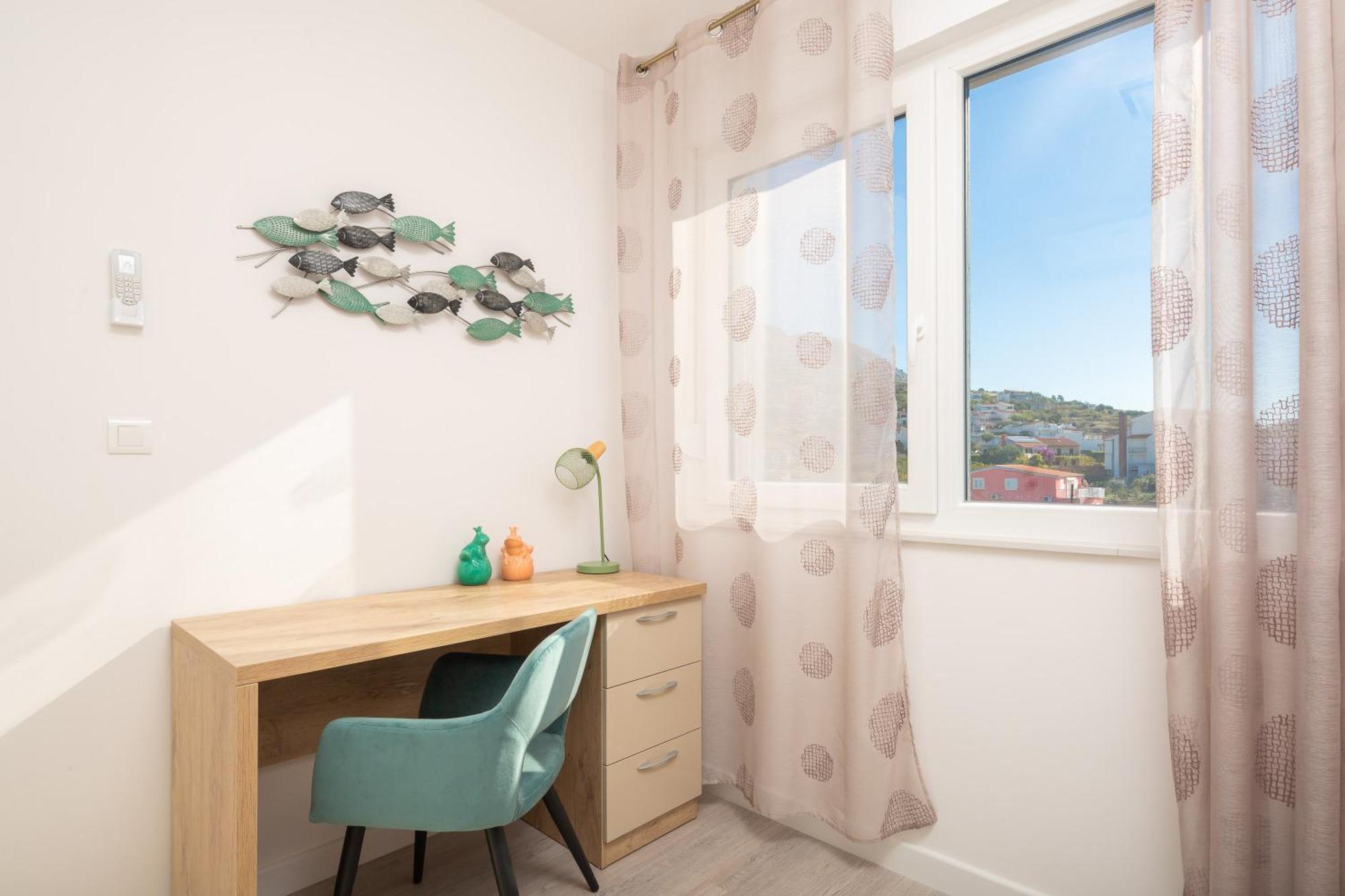 Mintos Luxury Resort Подстрана Номер фото